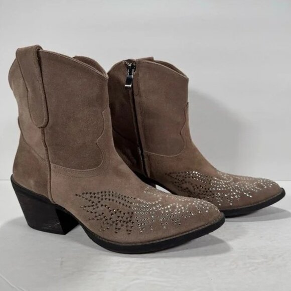 Reba Tan Suede Studded Western Cowboy Ankle Boots Size 8 - Picture 1 of 5